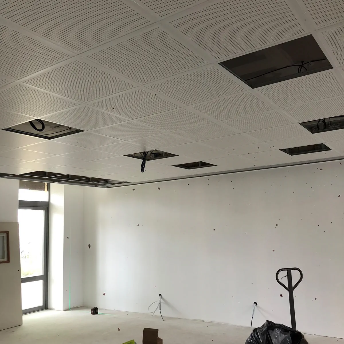 Incubateur d'entreprises à Nevers — plafond acoustique