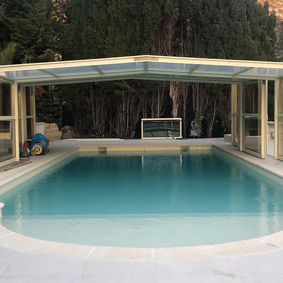 Villa — piscine et abri vitré